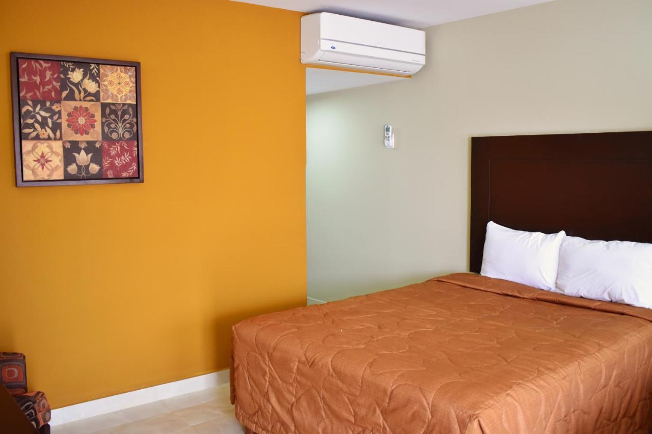 El Camino Hotel & Suites Heroica Caborca Extérieur photo