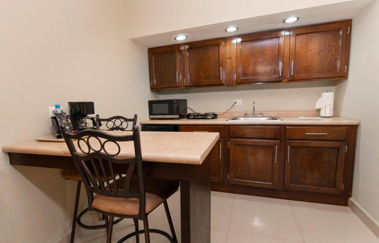 El Camino Hotel & Suites Heroica Caborca Extérieur photo