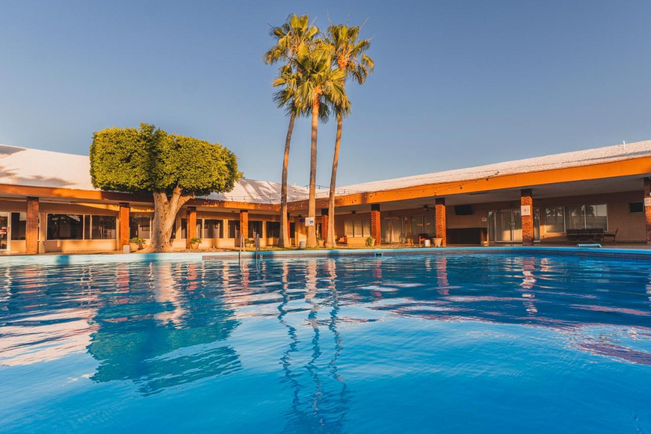 El Camino Hotel & Suites Heroica Caborca Extérieur photo