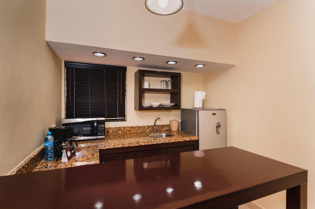 El Camino Hotel & Suites Heroica Caborca Extérieur photo