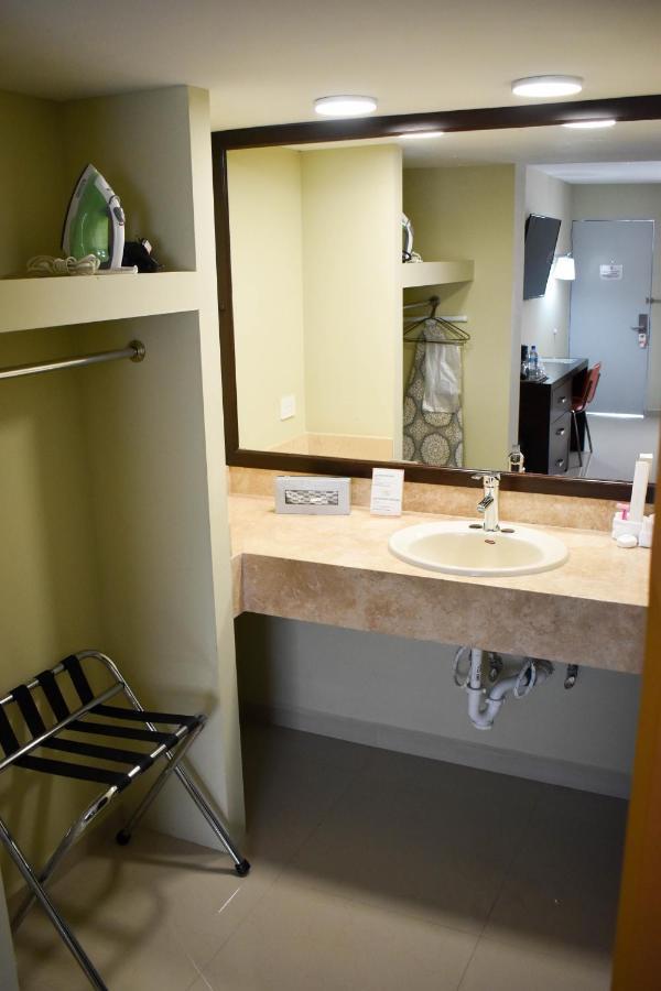 El Camino Hotel & Suites Heroica Caborca Extérieur photo